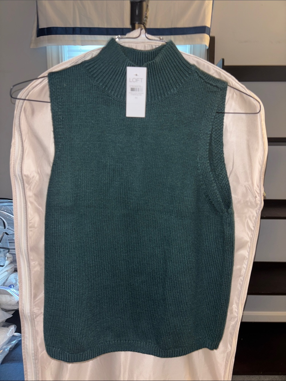 LOFT Men’s Forest Green Sleeveless Turtleneck Sweater Vest
